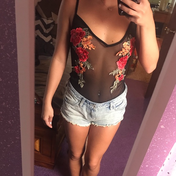 Sheer flower bodysuit - Picture 4 of 4